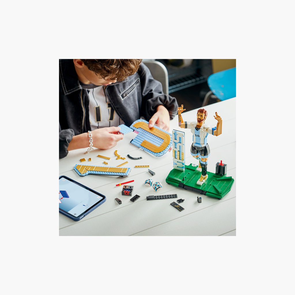 Lego Lionel Messi Football Legend Block Playset Online | Centrepoint