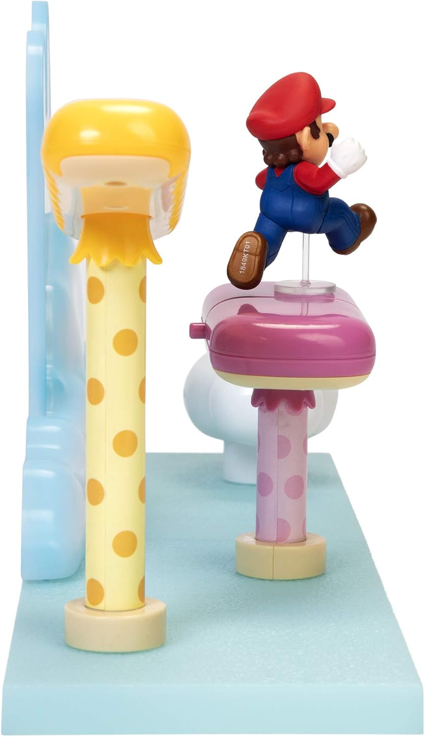 Super Mario Cloud World Diorama Set with 2.5" Running Mario Action Figure