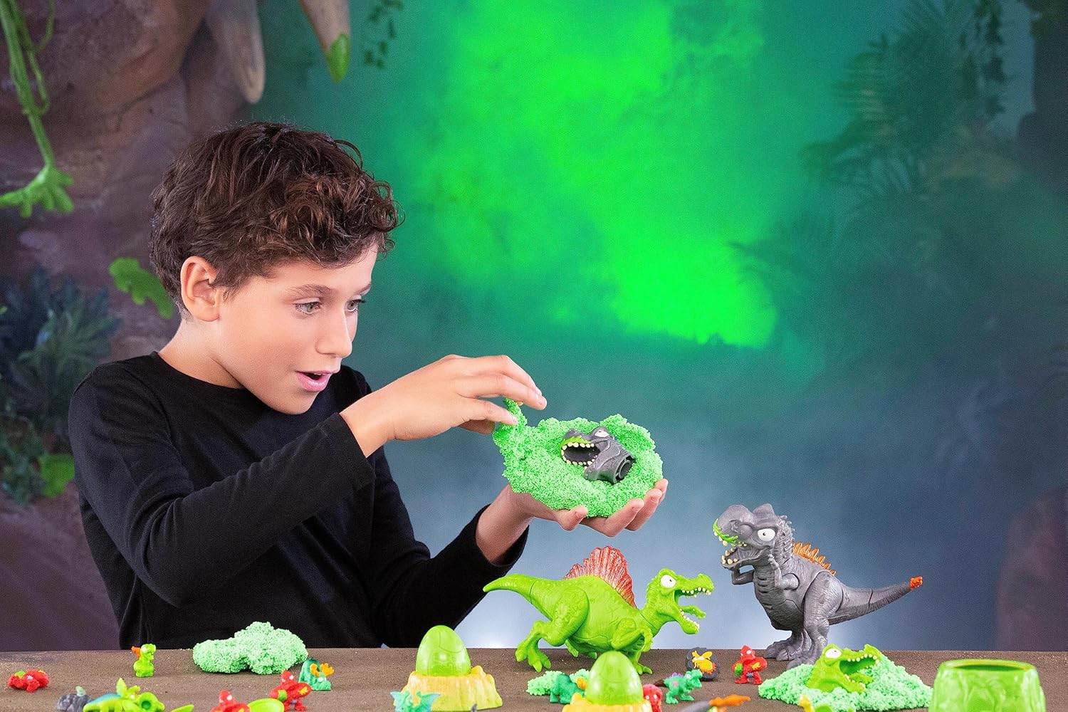 Smashers Mega Jurassic Light-Up Egg