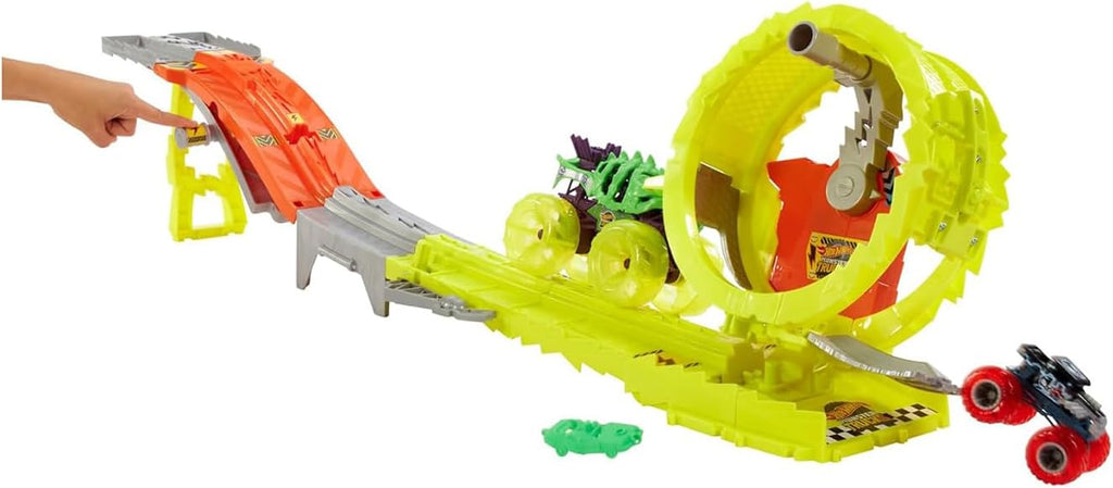 Hot Wheels Monster Trucks Track Set with 2 Toy Trucks: Oversized Skelesaurus &amp; 1:64 Scale Bone Shaker, Charge &amp; Chase Challenge with 2 Crushed Cars