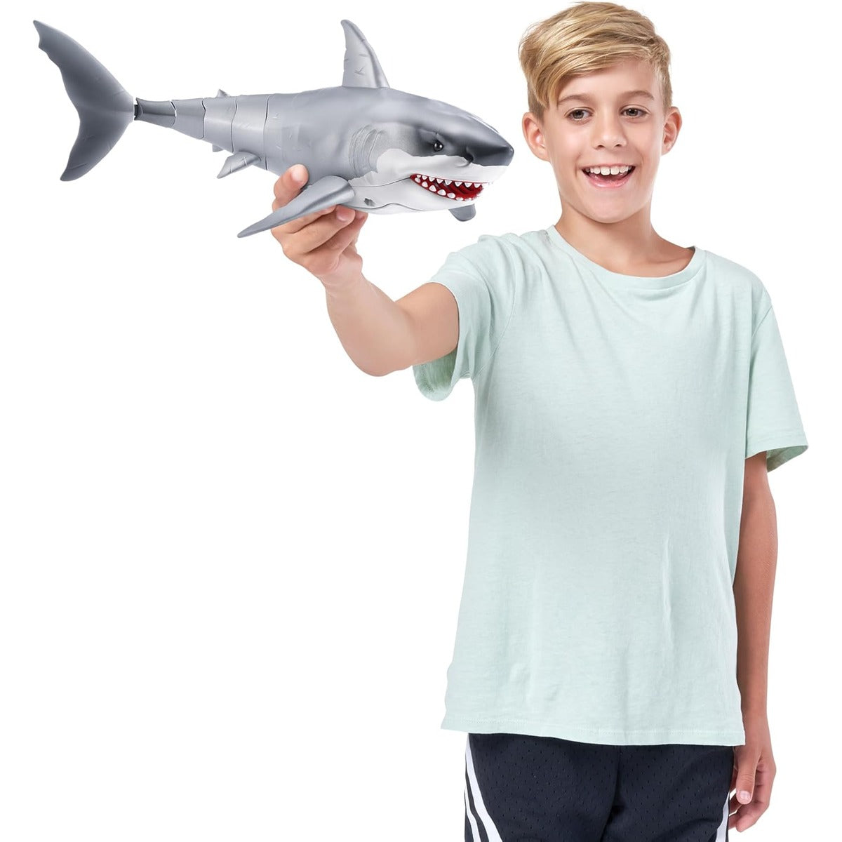 Robo Alive Great White Shark Series 1 by Zuru