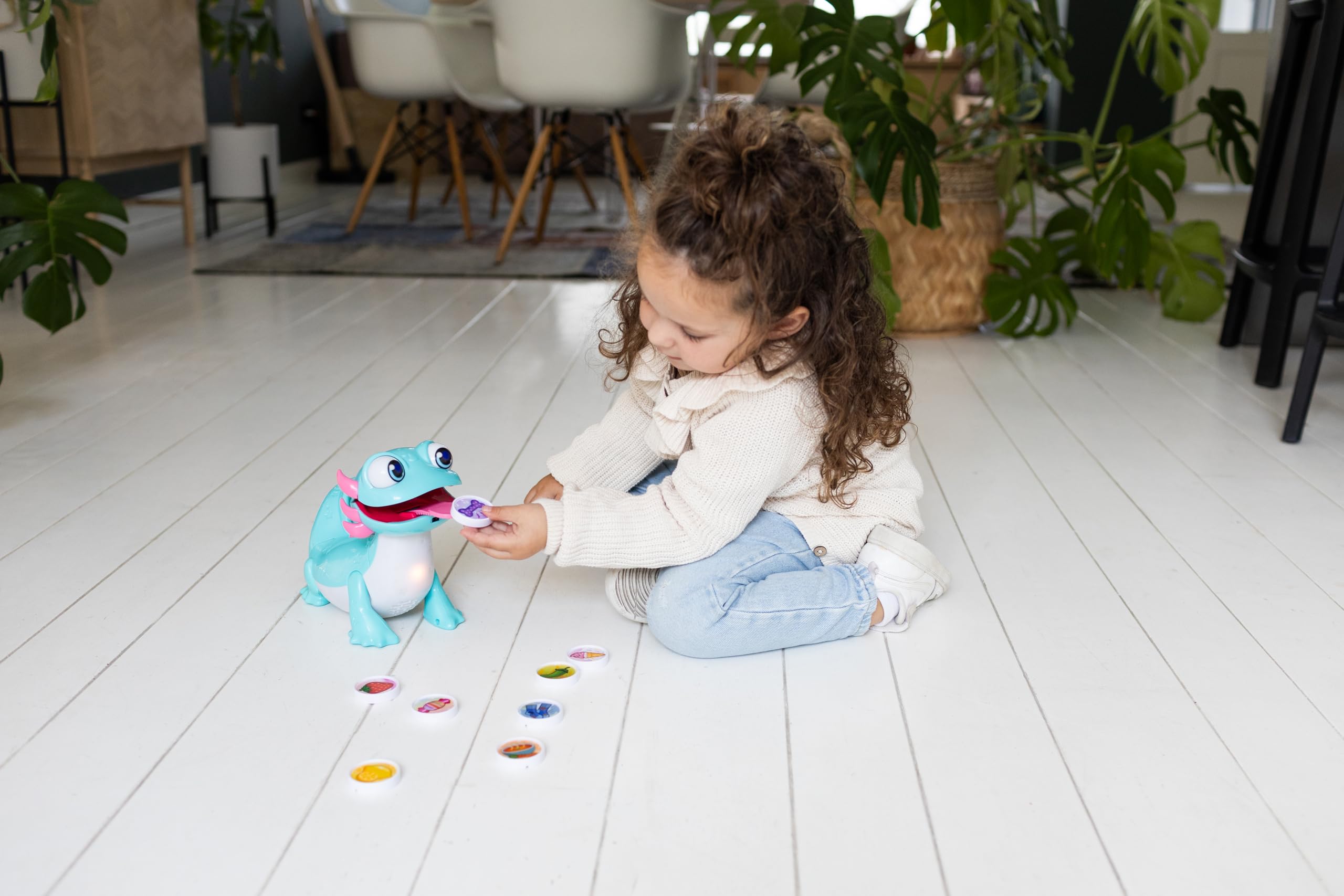 VTech Tasty Treats Axolotl, Interactive Toddler Toy with Fun Reactions