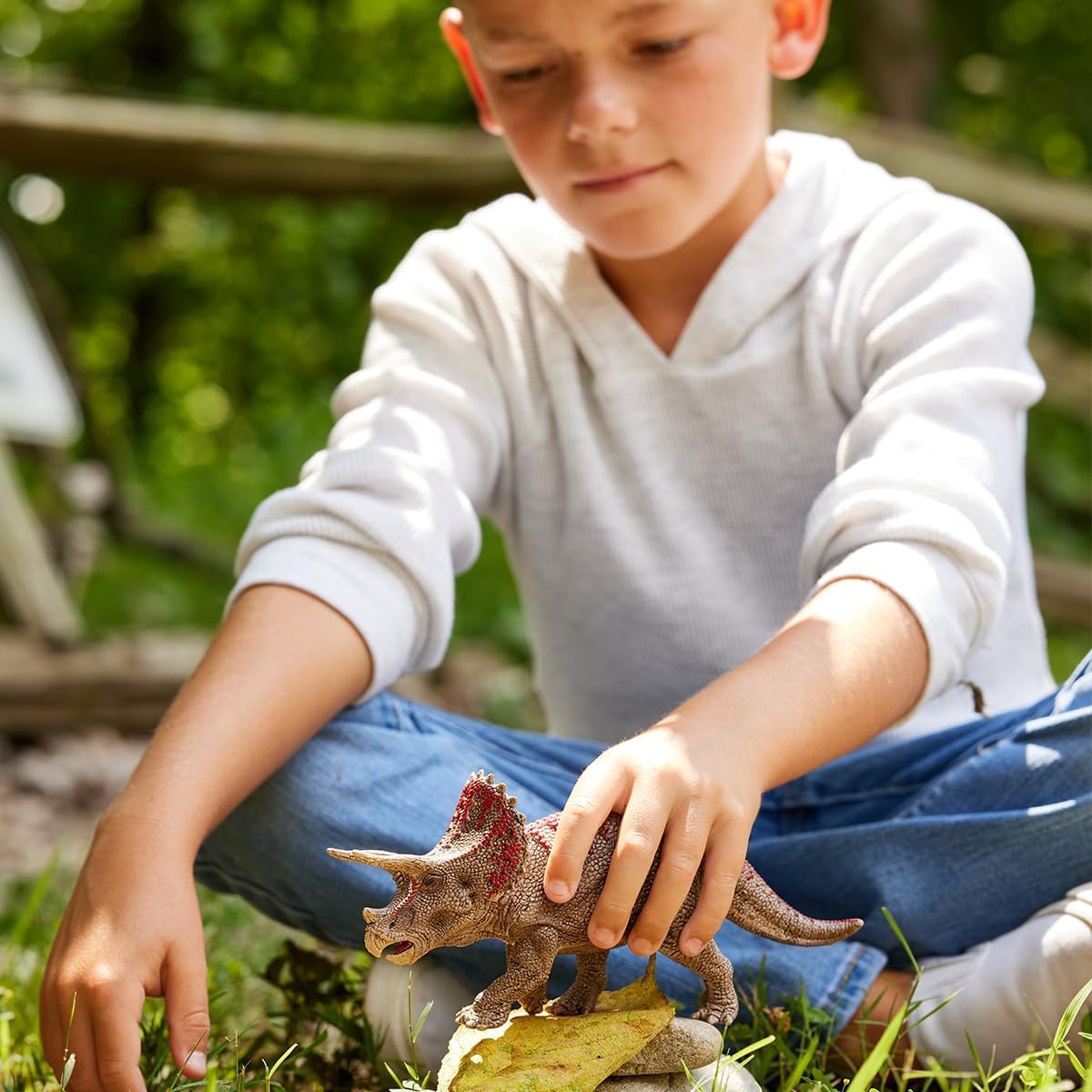 Schleich Dinosaurs 4" Realistic Triceratops Dinosaur Figure