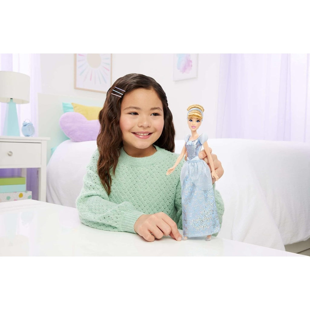 Mattel Disney Princess Cinderella Doll in Sparkling Fashion with