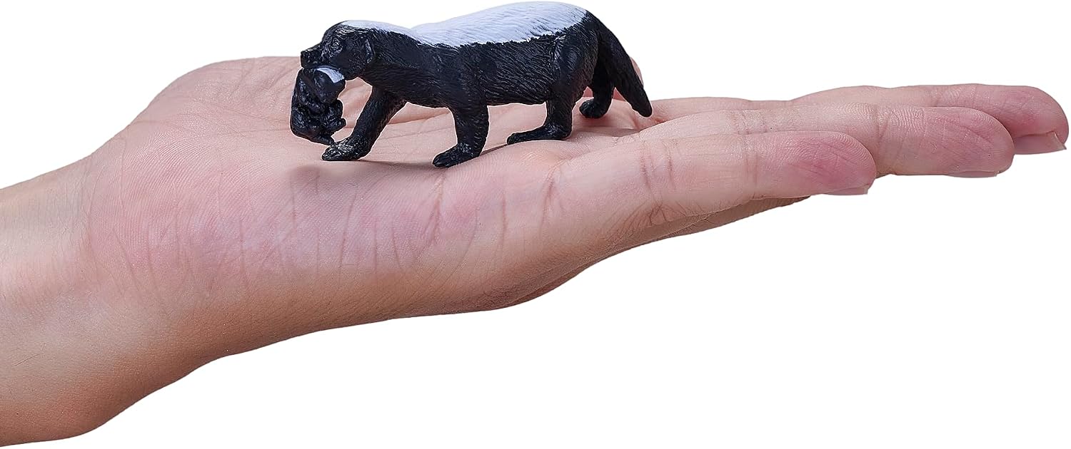 MOJO Honey Badger Female with cub Toy Figure