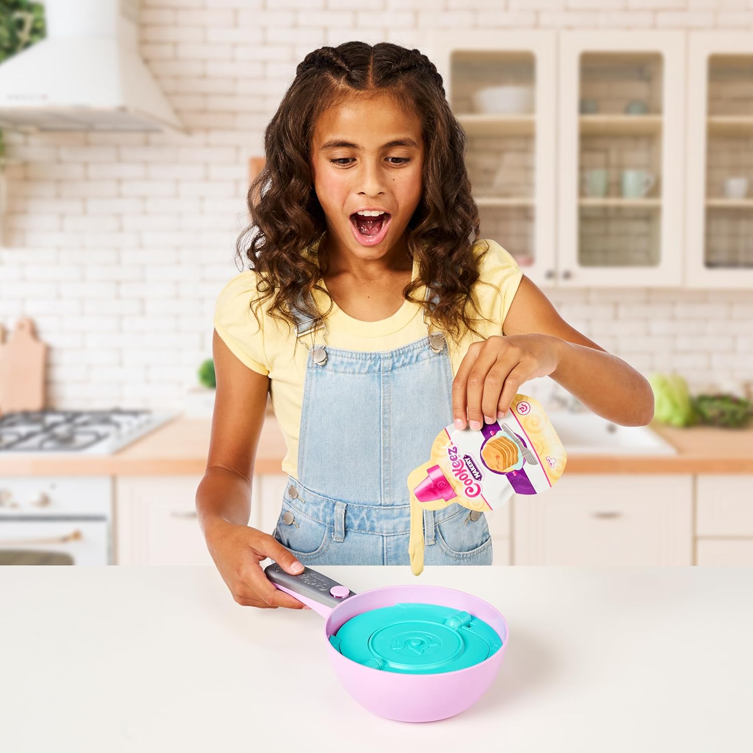 Cookeez Makery Pancake Treatz. Mix & Flip a Plush Best Friend! Place
