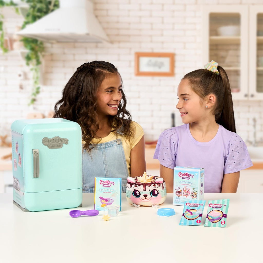Cookeez Makery Freezy Cakez. Mix & Decorate Your Plush Best Friend