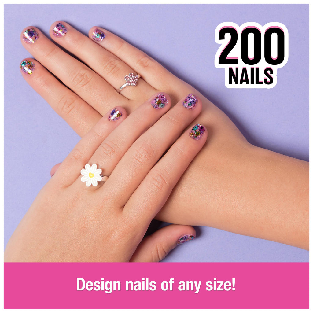 Cool Maker, GO GLAM Studio Nail Kit, Style 200 Nails, 4 Designs, 2 Polish Applicators & Mask (Packaging May Vary), Arts and C