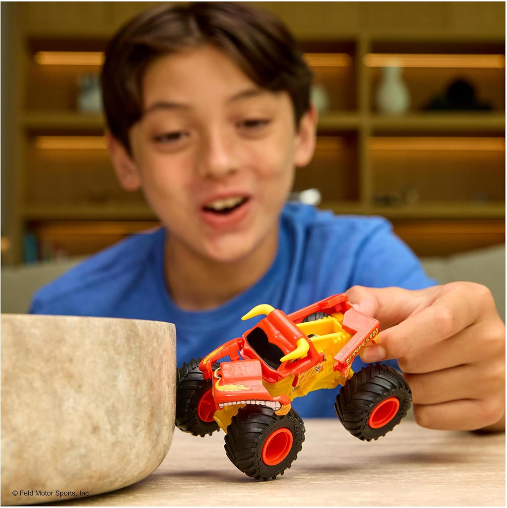 Monster Jam Smash & Bash Megalodon, 1:64 Die Cast Repairable Monster Truck
