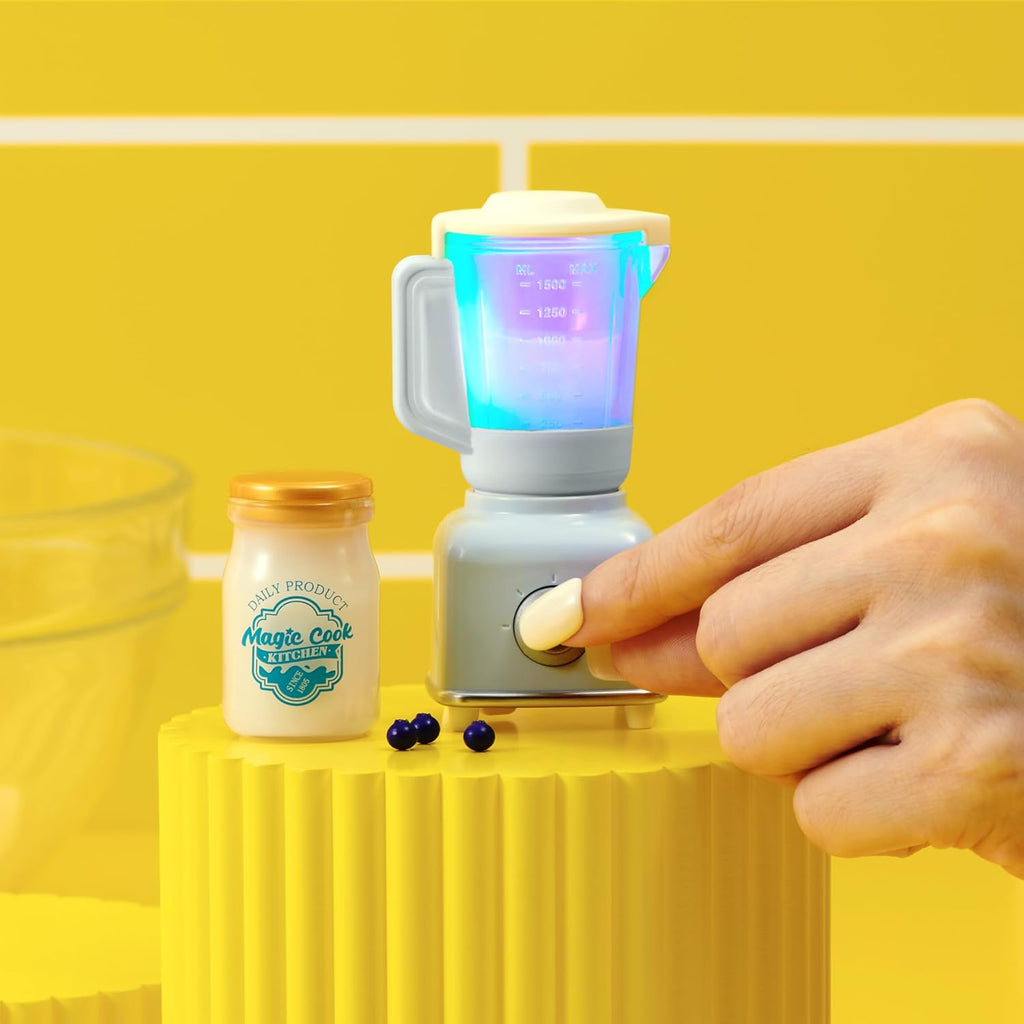 Mini Brands Really Works Magic Cook Kitchen Capsule Series 1 (Cupcake Maker) by ZURU