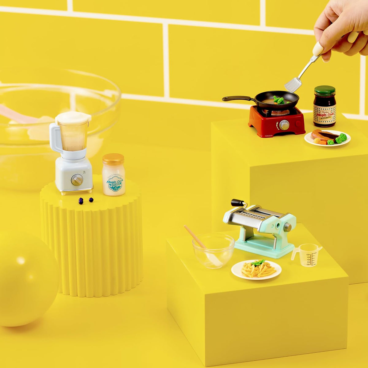 Mini Brands Really Works Magic Cook Kitchen Capsule Series 1 (Cupcake Maker) by ZURU