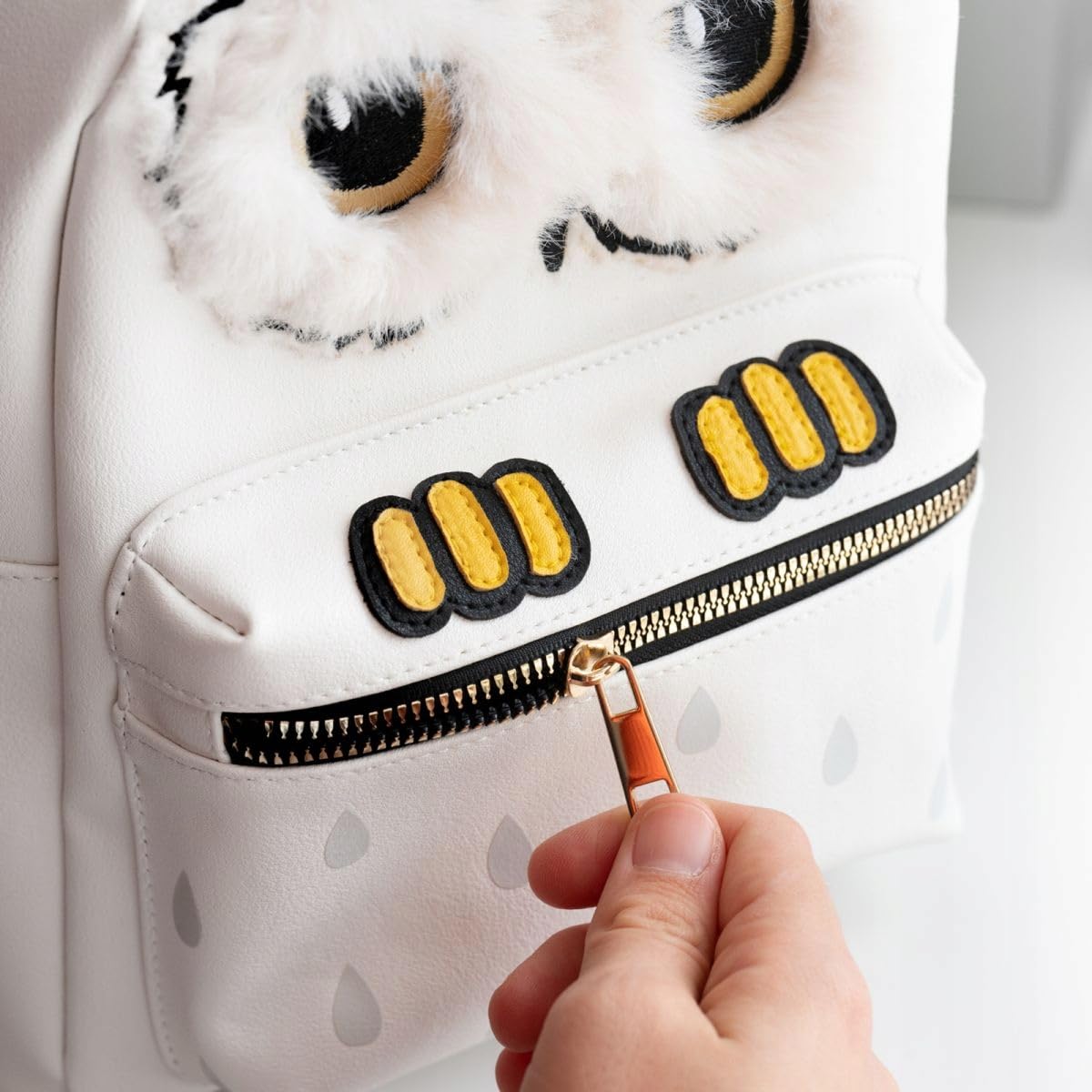 Hedvige, Harry Potter Owl Backpack in High Quality Faux Leather, White, M
