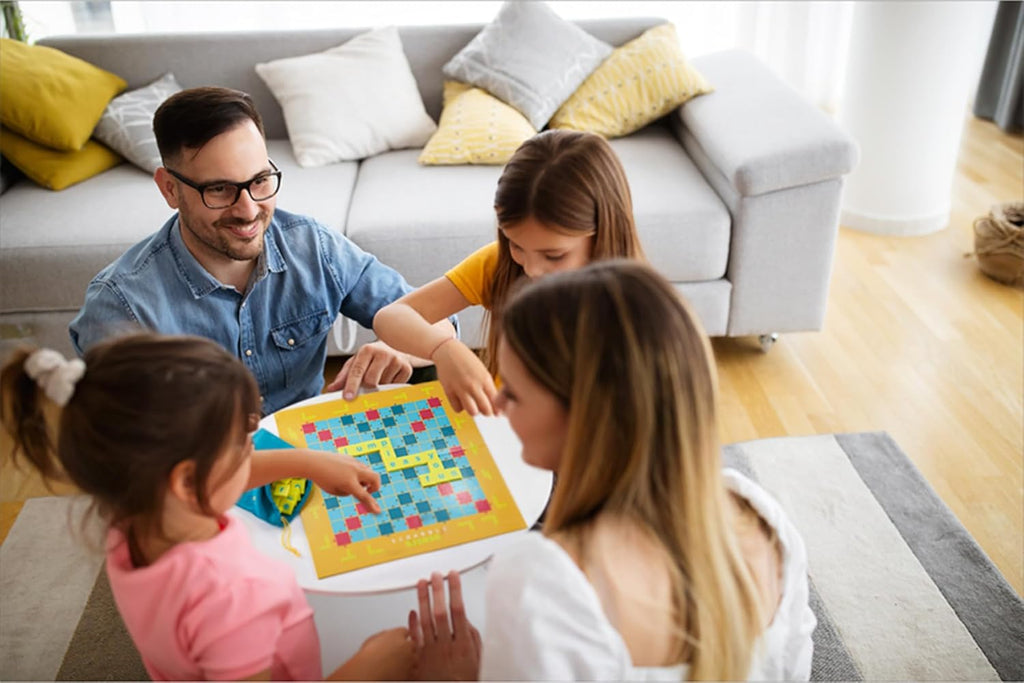 Mattel Games Scrabble Junior Kids Crossword Game with 2-Games-in-1