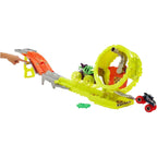 Hot Wheels Monster Trucks Track Set with 2 Toy Trucks: Oversized Skelesaurus &amp; 1:64 Scale Bone Shaker, Charge &amp; Chase Challenge with 2 Crushed Cars