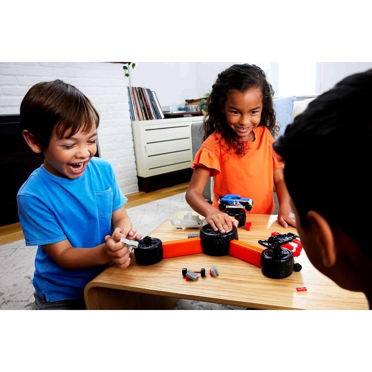 Mattel Games Hot Wheels Build ‘N Slam Kids Game with Buildable Classic Cars