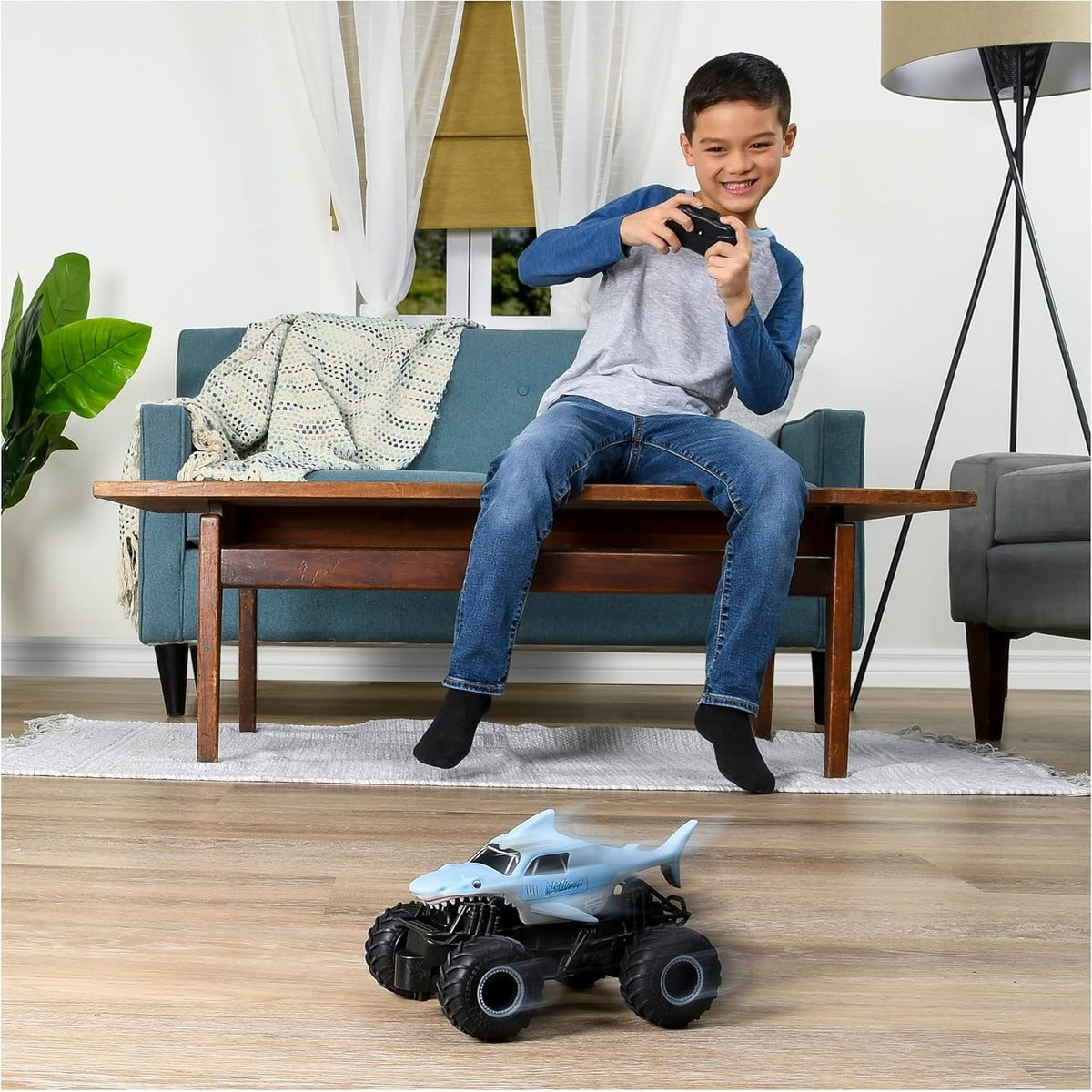 Monster Jam, Official Megalodon Remote Control Monster Truck